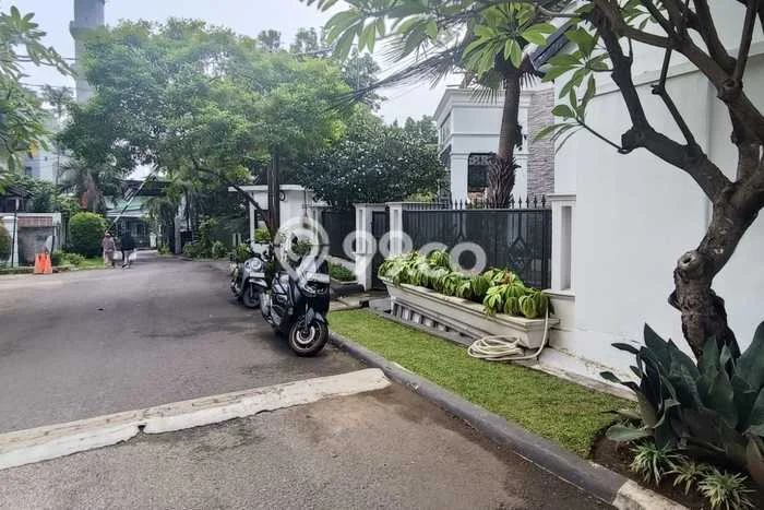 Hunian Elit LB 688m2 Siap Pakai Desain Elegan di Pejaten, Jakarta Selatan Hunian Elit LB 688m2 Siap Pakai Desain Elegan di Pejaten, Jakarta Selatan
