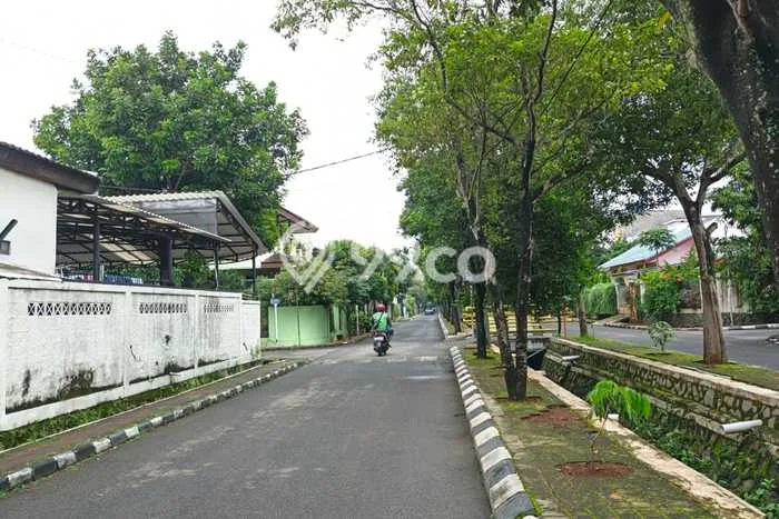 For Sale! Luxury House LT 317m2 Desain Modern di Sektor 5 - Bintaro For Sale! Luxury House LT 317m2 Desain Modern di Sektor 5 - Bintaro