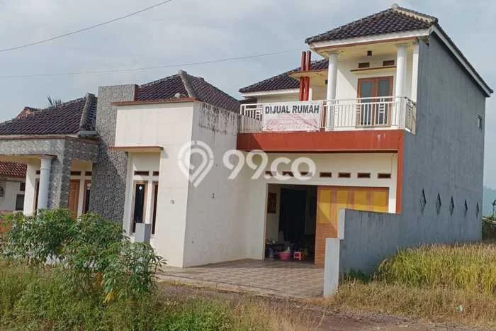 Dijual Rumah 3 KT di Kuningan, Kuningan - LT 210m2m² Dijual Rumah 3 KT di Kuningan, Kuningan - LT 210m2m²