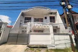 Disewakan! Rumah 4 Kamar Tidur &
3 Kamar Mandi di Darmo permai, Surabaya Disewakan! Rumah 4 Kamar Tidur &
3 Kamar Mandi di Darmo permai, Surabaya