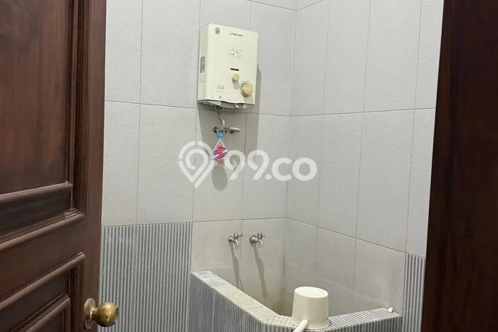 Sewa cepat hunian minimalis strategis 3 Kamar di Dukuh Pakis, Surabaya Sewa cepat hunian minimalis strategis 3 Kamar di Dukuh Pakis, Surabaya