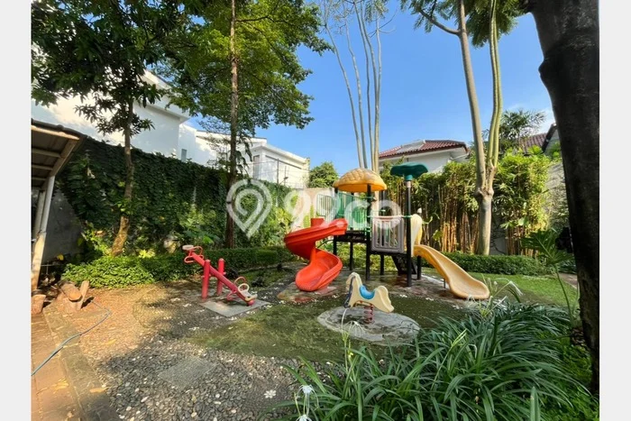 Rumah sewa siap pakai 5 Kamar Tidur di Kemang, Jakarta Selatan Rumah sewa siap pakai 5 Kamar Tidur di Kemang, Jakarta Selatan