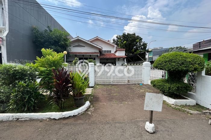 Jual Rumah Mewah Megah Dengan View Cantik di Rawamangun, Jakarta Timur Jual Rumah Mewah Megah Dengan View Cantik di Rawamangun, Jakarta Timur