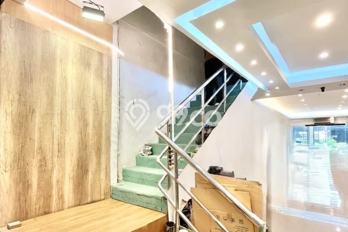 Ruko Dijual di Prime Area Jakarta Selatan Luas 450m2 Ruko Dijual di Prime Area Jakarta Selatan Luas 450m2