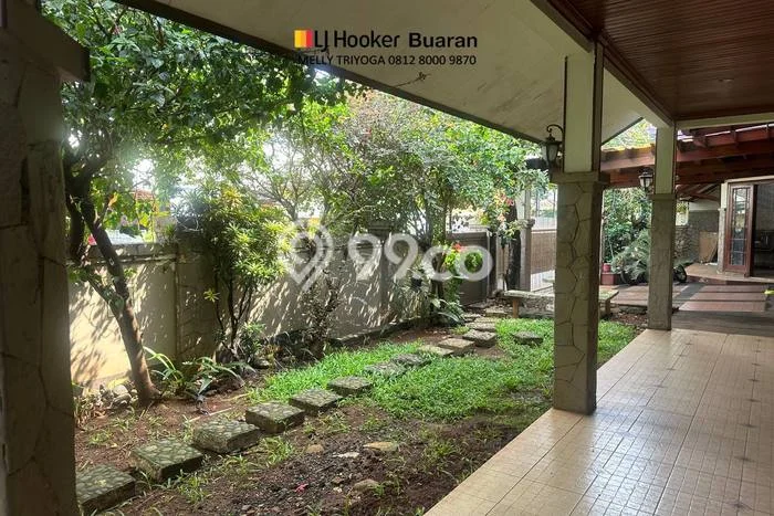 Rumah Elit Modern Tanpa Renovasi di Cililitan Jakarta Timur Rumah Elit Modern Tanpa Renovasi di Cililitan Jakarta Timur