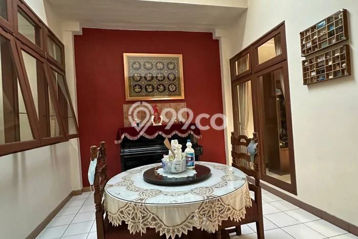 Rumah Elit LB 330m2 Siap Huni Desain Elegan di Pondok Bambu, Jakarta Timur Rumah Elit LB 330m2 Siap Huni Desain Elegan di Pondok Bambu, Jakarta Timur