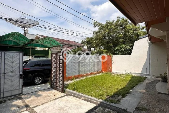 Rumah Kontrakan Jakarta Selatan LT 242m2 LB 300m2 Area Gudang Peluru Rumah Kontrakan Jakarta Selatan LT 242m2 LB 300m2 Area Gudang Peluru