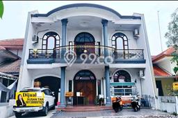 SEGERA MILIKI! Rumah area , Surabaya, LT 180m2m² Bangunan 280m2m² SEGERA MILIKI! Rumah area , Surabaya, LT 180m2m² Bangunan 280m2m²
