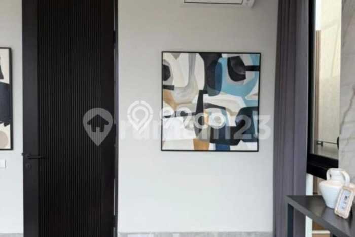 For Sale! Luxury House LT 288m2 Desain Elegan di Graha For Sale! Luxury House LT 288m2 Desain Elegan di Graha