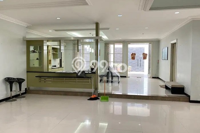 Dijual Rumah Mewah Elegan Dengan View Eksklusif di Mulyosari, Surabaya Dijual Rumah Mewah Elegan Dengan View Eksklusif di Mulyosari, Surabaya