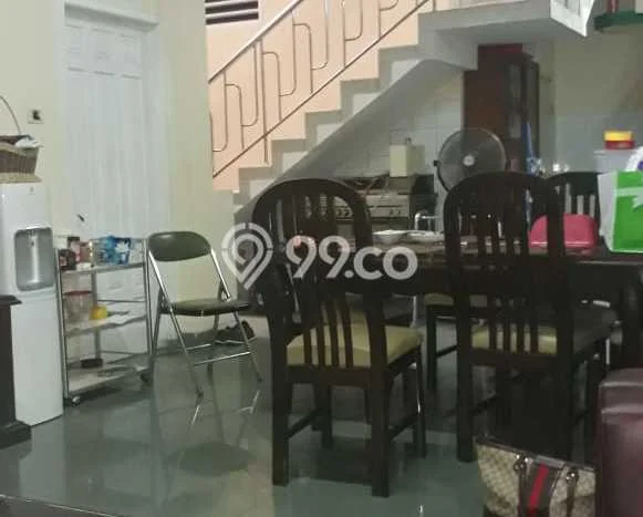 Rumah Luxury Modern Tanpa Renovasi di Mulyosari Surabaya Rumah Luxury Modern Tanpa Renovasi di Mulyosari Surabaya