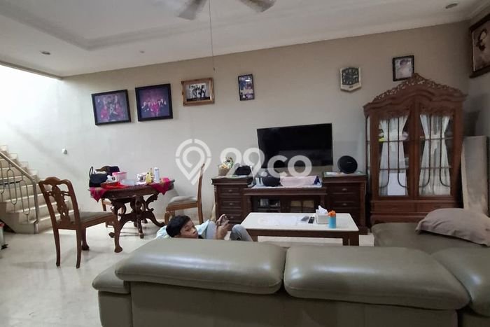 Hot Offer Hunian Premium Ideal dan Luas di Ciracas, Jakarta Timur Hot Offer Hunian Premium Ideal dan Luas di Ciracas, Jakarta Timur
