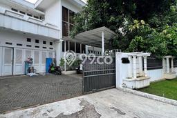 Rumah Elit Modern Tanpa Renovasi di Pondok Indah Jakarta Selatan Rumah Elit Modern Tanpa Renovasi di Pondok Indah Jakarta Selatan