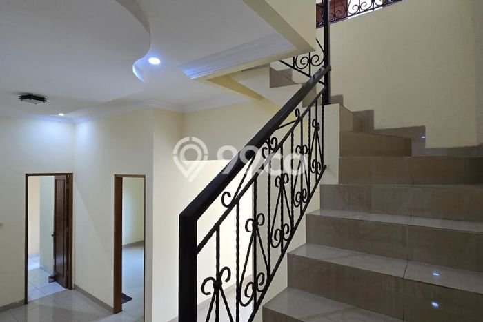 For Sale! Premium House LT 142m2 Desain Elegan di Rawamangun For Sale! Premium House LT 142m2 Desain Elegan di Rawamangun