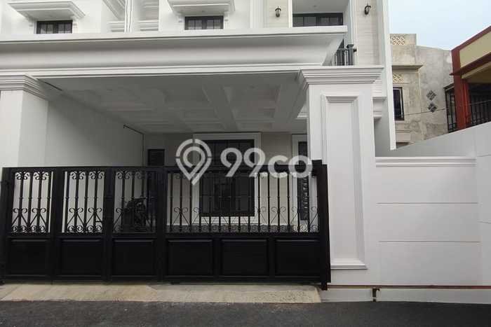 For Sale Rumah 3 Kamar Lokasi Ideal Nyaman dan Strategis di Ciracas For Sale Rumah 3 Kamar Lokasi Ideal Nyaman dan Strategis di Ciracas