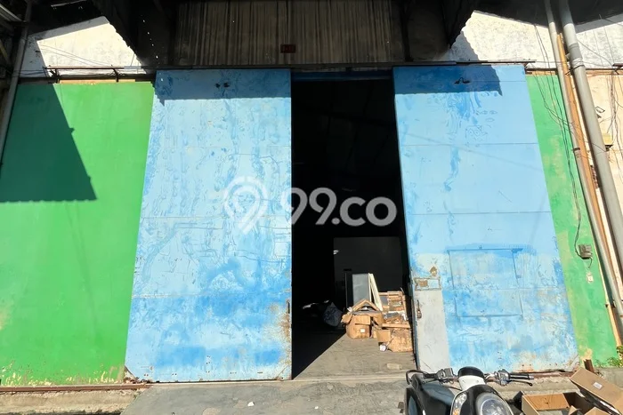 FOR RENT! Gudang di Margomulyo Cocok untuk Bisnis 560m2 FOR RENT! Gudang di Margomulyo Cocok untuk Bisnis 560m2