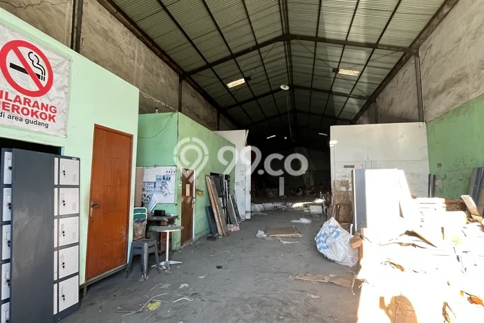 FOR RENT! Gudang di Margomulyo Cocok untuk Bisnis 560m2 FOR RENT! Gudang di Margomulyo Cocok untuk Bisnis 560m2