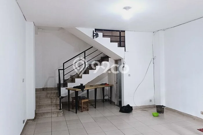 Disewakan Ruko Strategis di Cimahi Tengah, Luas 180m², Area Utama Disewakan Ruko Strategis di Cimahi Tengah, Luas 180m², Area Utama
