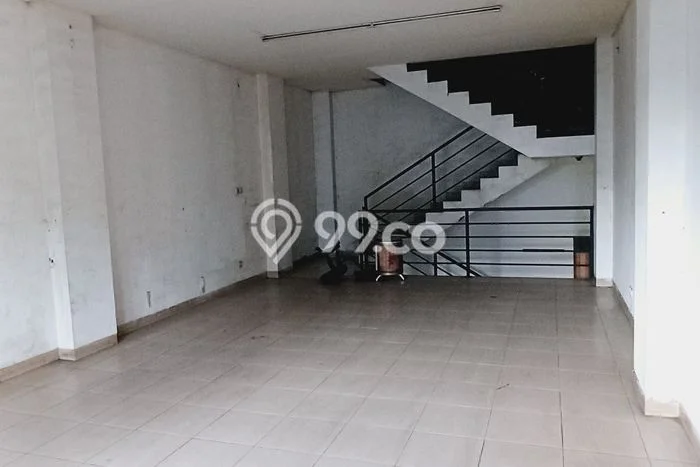 Disewakan Ruko Strategis di Cimahi Tengah, Luas 180m², Area Utama Disewakan Ruko Strategis di Cimahi Tengah, Luas 180m², Area Utama