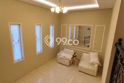 Rumah Berkualitas 5 Kamar Tidur dan 4 Kamar Mandi di Kota Baru Parahyangan, Dekat Pusat Kota, Bandung Rumah Berkualitas 5 Kamar Tidur dan 4 Kamar Mandi di Kota Baru Parahyangan, Dekat Pusat Kota, Bandung