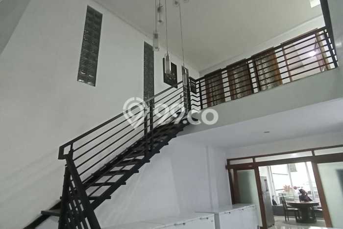 Rumah Eksklusif Siap Huni LT 263m2 di Cimahi Utara, Cimahi Rumah Eksklusif Siap Huni LT 263m2 di Cimahi Utara, Cimahi