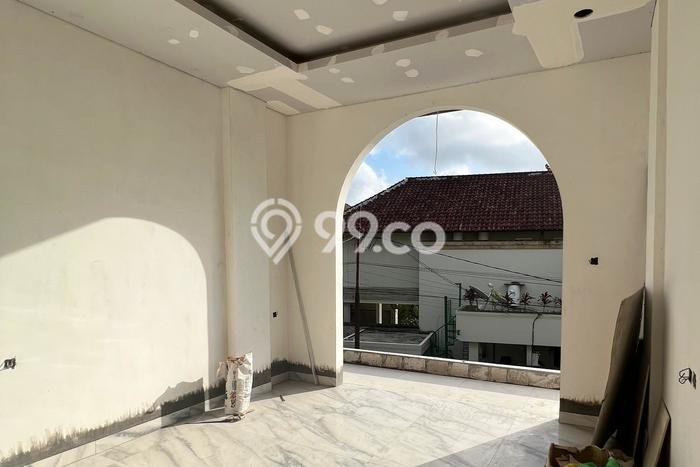 PRIME LOCATION! Rumah Strategis di Balangan, Luas 200m² Bangunan 300m² PRIME LOCATION! Rumah Strategis di Balangan, Luas 200m² Bangunan 300m²