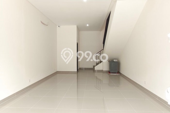 SEWA STRATEGIS! Ruko di , Luas 100m2m², Area Ramai SEWA STRATEGIS! Ruko di , Luas 100m2m², Area Ramai