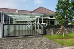 PREMIUM LIVING! Rumah kawasan Kota Baru Parahyangan, 4 KT, Area Berkembang, Luas 559m² LB 350m² PREMIUM LIVING! Rumah kawasan Kota Baru Parahyangan, 4 KT, Area Berkembang, Luas 559m² LB 350m²