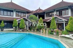 Vila Kawasan , Area 1400m2m², Lokasi Strategis Vila Kawasan , Area 1400m2m², Lokasi Strategis