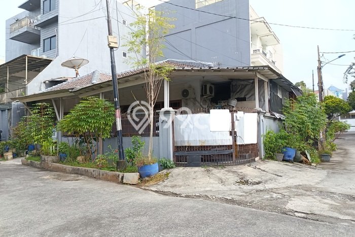 For Sale! Premium House LT 240m2 Desain Elegan di Muara Karang For Sale! Premium House LT 240m2 Desain Elegan di Muara Karang