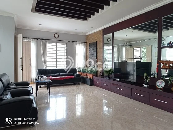 Hunian Elit LB 300m2 Siap Pakai Desain Elegan di Pantai Indah Kapuk, Jakarta Utara Hunian Elit LB 300m2 Siap Pakai Desain Elegan di Pantai Indah Kapuk, Jakarta Utara
