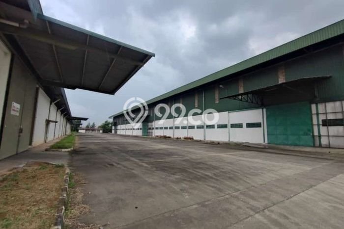 Unit Gudang Dijual di Cikarang Timur Bekasi Luas Tanah 115000m2, Luas Bangunan 27000m2 Unit Gudang Dijual di Cikarang Timur Bekasi Luas Tanah 115000m2, Luas Bangunan 27000m2