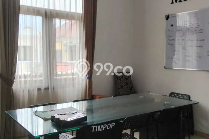 Rumah Eksklusif lokasi , Surabaya, LT 240m2m² Bangunan 163m2m² Rumah Eksklusif lokasi , Surabaya, LT 240m2m² Bangunan 163m2m²