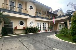 Rumah Luxury Modern Siap Huni di Kota Wisata Bogor Rumah Luxury Modern Siap Huni di Kota Wisata Bogor