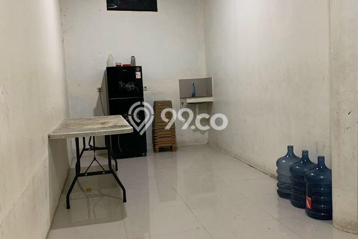 Rumah Kost untuk Dijual di Kelapa Dua dengan 8 KT, 5 KM, Luas 300m2 Rumah Kost untuk Dijual di Kelapa Dua dengan 8 KT, 5 KM, Luas 300m2