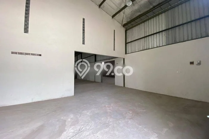 LOKASI BISNIS! Gudang For Rent di Gede Bage, Luas 180m², Jalan Utama, Siap Usaha LOKASI BISNIS! Gudang For Rent di Gede Bage, Luas 180m², Jalan Utama, Siap Usaha