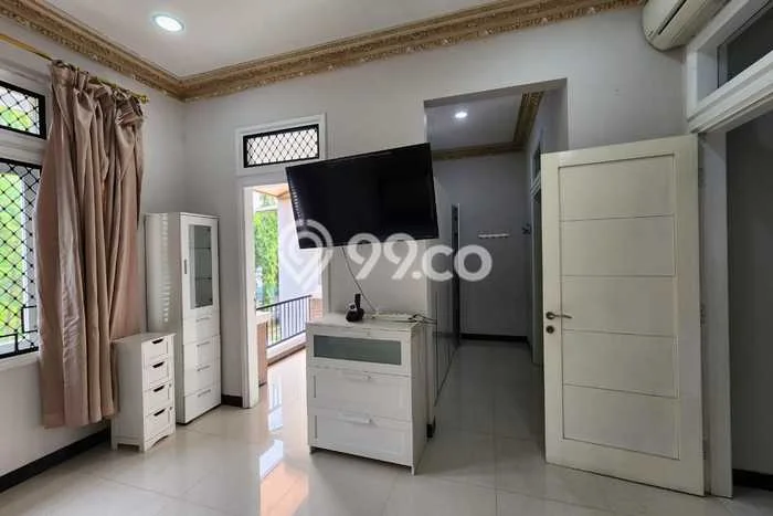 Siap Huni Rumah Mewah 5 Kamar di Kelapa Gading Dekat ke Mana Pun Siap Huni Rumah Mewah 5 Kamar di Kelapa Gading Dekat ke Mana Pun