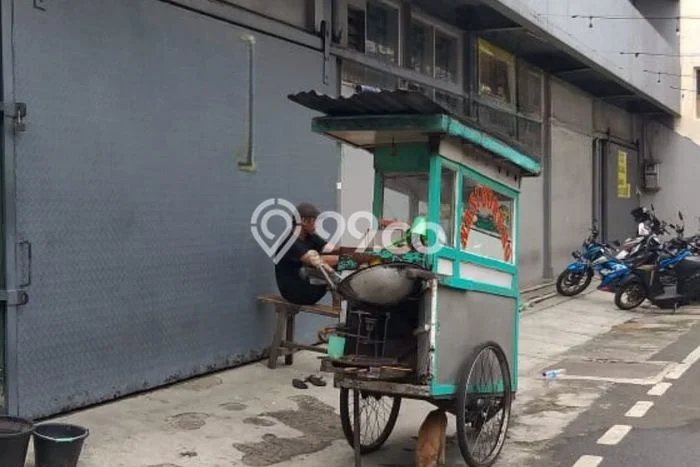 Rumah Eksklusif Siap Huni LT 409m2 di Senen, Jakarta Pusat Rumah Eksklusif Siap Huni LT 409m2 di Senen, Jakarta Pusat