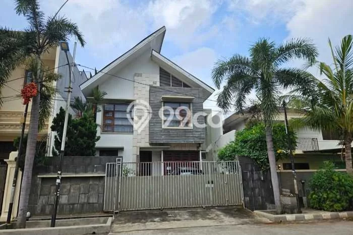 Dijual Rumah Mewah Elegan Dengan View Eksklusif di Kedoya, Jakarta Barat Dijual Rumah Mewah Elegan Dengan View Eksklusif di Kedoya, Jakarta Barat