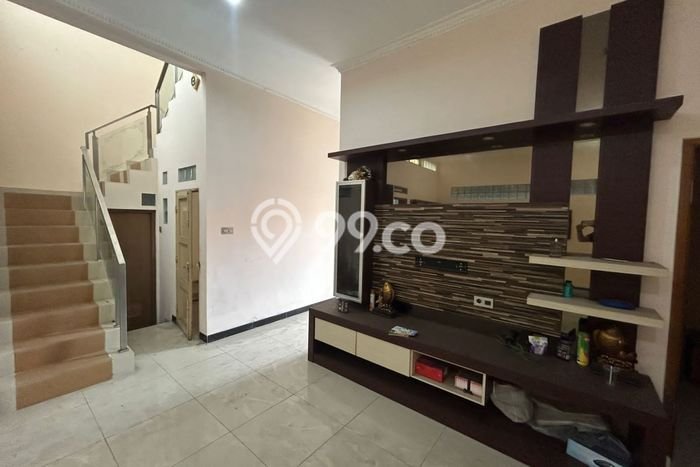 Dijual Rumah 5 Kamar Lokasi Ideal Bagus dan Strategis di Margahayu Dijual Rumah 5 Kamar Lokasi Ideal Bagus dan Strategis di Margahayu
