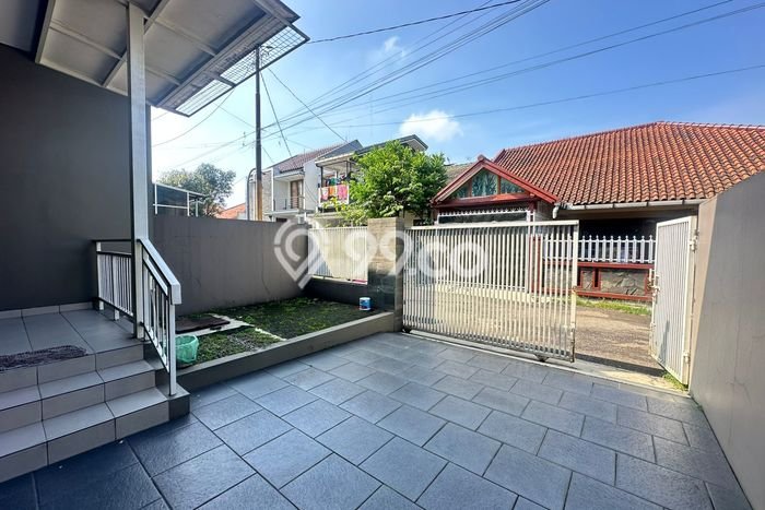 Disewakan Rumah Konsep Minimalis di Regol Bandung dengan 3 KT Disewakan Rumah Konsep Minimalis di Regol Bandung dengan 3 KT
