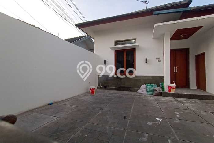 Rumah di Andir, 2 KM, Akses Mudah Pusat Kota, Luas 350m² Bangunan 300m² Rumah di Andir, 2 KM, Akses Mudah Pusat Kota, Luas 350m² Bangunan 300m²