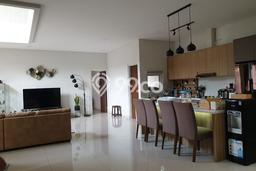 For Sale! Luxury House LT 290m2 Desain Elegan di Turangga For Sale! Luxury House LT 290m2 Desain Elegan di Turangga