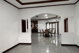 SPECIAL PRICE! Rumah area Setra Sari, 3 KM, Akses Mudah Pusat Kota, Luas 298m2m² Bangunan 325m2m² SPECIAL PRICE! Rumah area Setra Sari, 3 KM, Akses Mudah Pusat Kota, Luas 298m2m² Bangunan 325m2m²