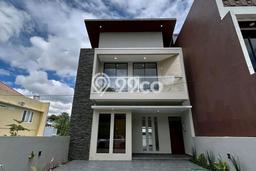 For Sale! Luxury House LT 166m2 Desain Elegan di Dago For Sale! Luxury House LT 166m2 Desain Elegan di Dago