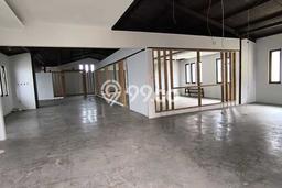 LOKASI STRATEGIS! Komersial For Rent di Surya Sumantri, Luas 666m², Area Ramai LOKASI STRATEGIS! Komersial For Rent di Surya Sumantri, Luas 666m², Area Ramai