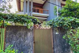 Ready to Use! Luxury House LT 402m2 Desain Elegan di Turangga Ready to Use! Luxury House LT 402m2 Desain Elegan di Turangga