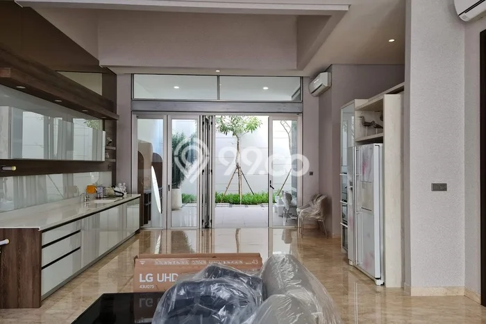 Disewakan Rumah Strategis di Pantai Indah Kapuk LT 200m2 / LB 340m2 Kondisi Bagus Disewakan Rumah Strategis di Pantai Indah Kapuk LT 200m2 / LB 340m2 Kondisi Bagus
