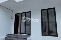 LOKASI PREMIUM! Rumah Strategis area Bekasi Utara, Luas 74m² Bangunan 85m² LOKASI PREMIUM! Rumah Strategis area Bekasi Utara, Luas 74m² Bangunan 85m²