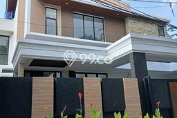 Siap Huni Rumah Mewah 6 Kamar di Kebayoran Baru Dekat ke Mana Saja Siap Huni Rumah Mewah 6 Kamar di Kebayoran Baru Dekat ke Mana Saja